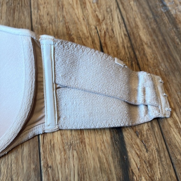 Victoria’s Secret BODY BY VICTORIA Strapless Bra 32DDD Beige - Picture 6 of 8